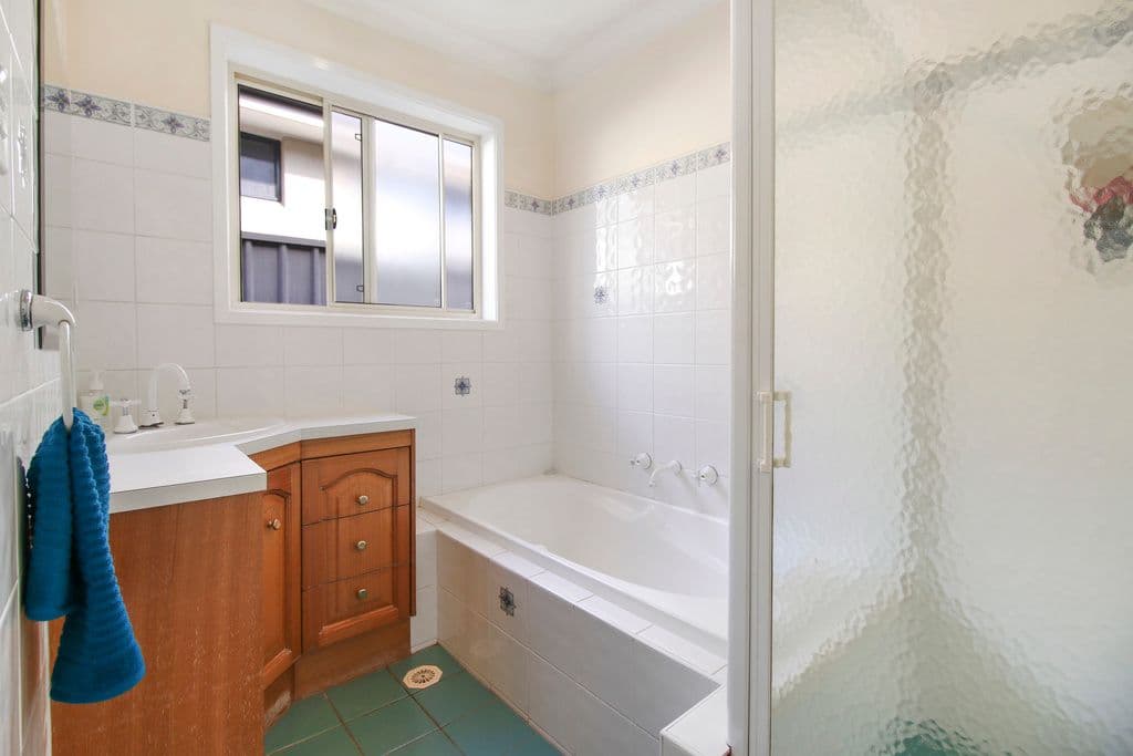 33 Foveaux Avenue, Lurnea NSW 2170, Lurnea - Thumbnail 7