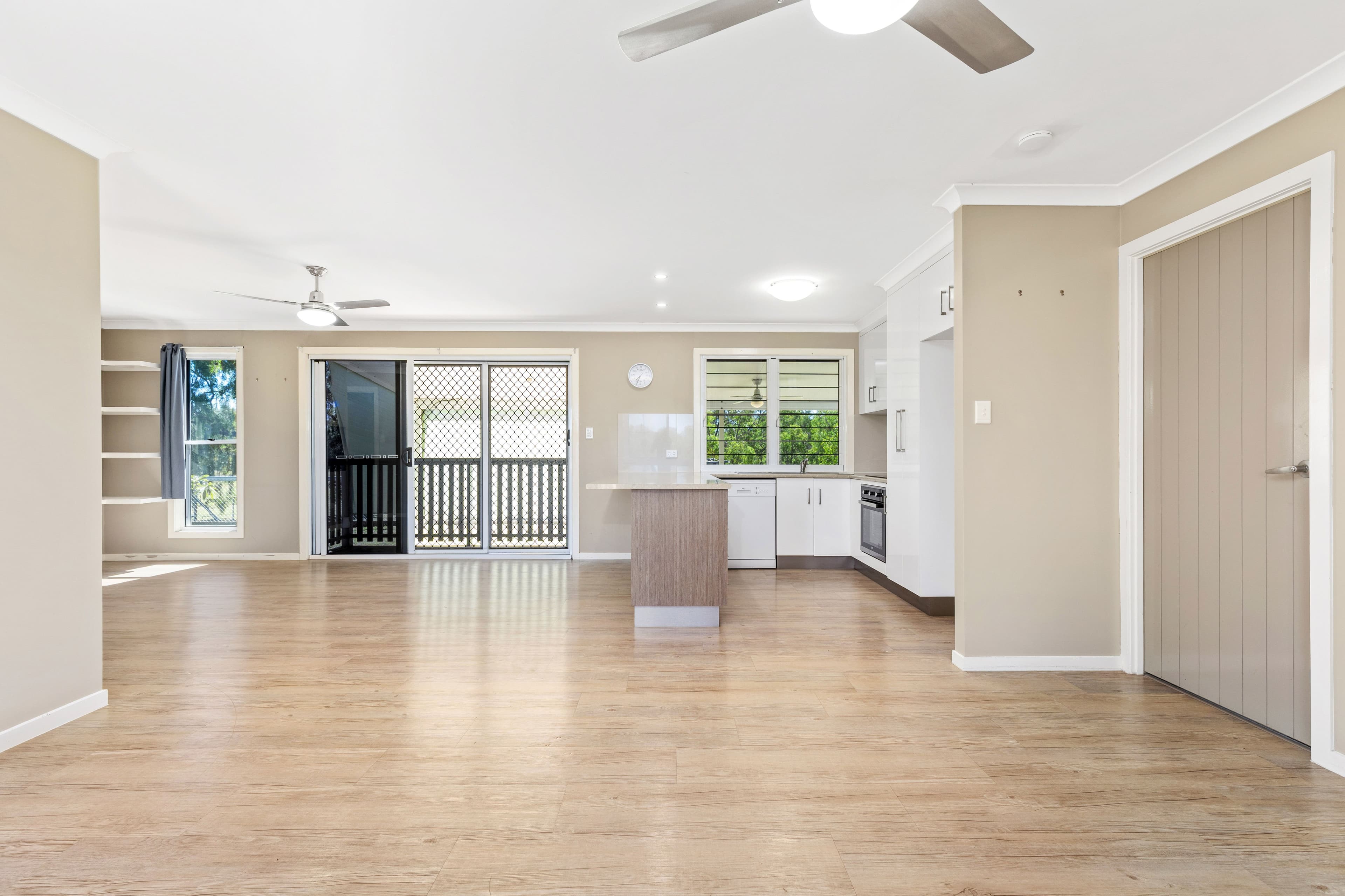 184 Chudleigh Drive, Emerald QLD 4720, Emerald - Thumbnail 6