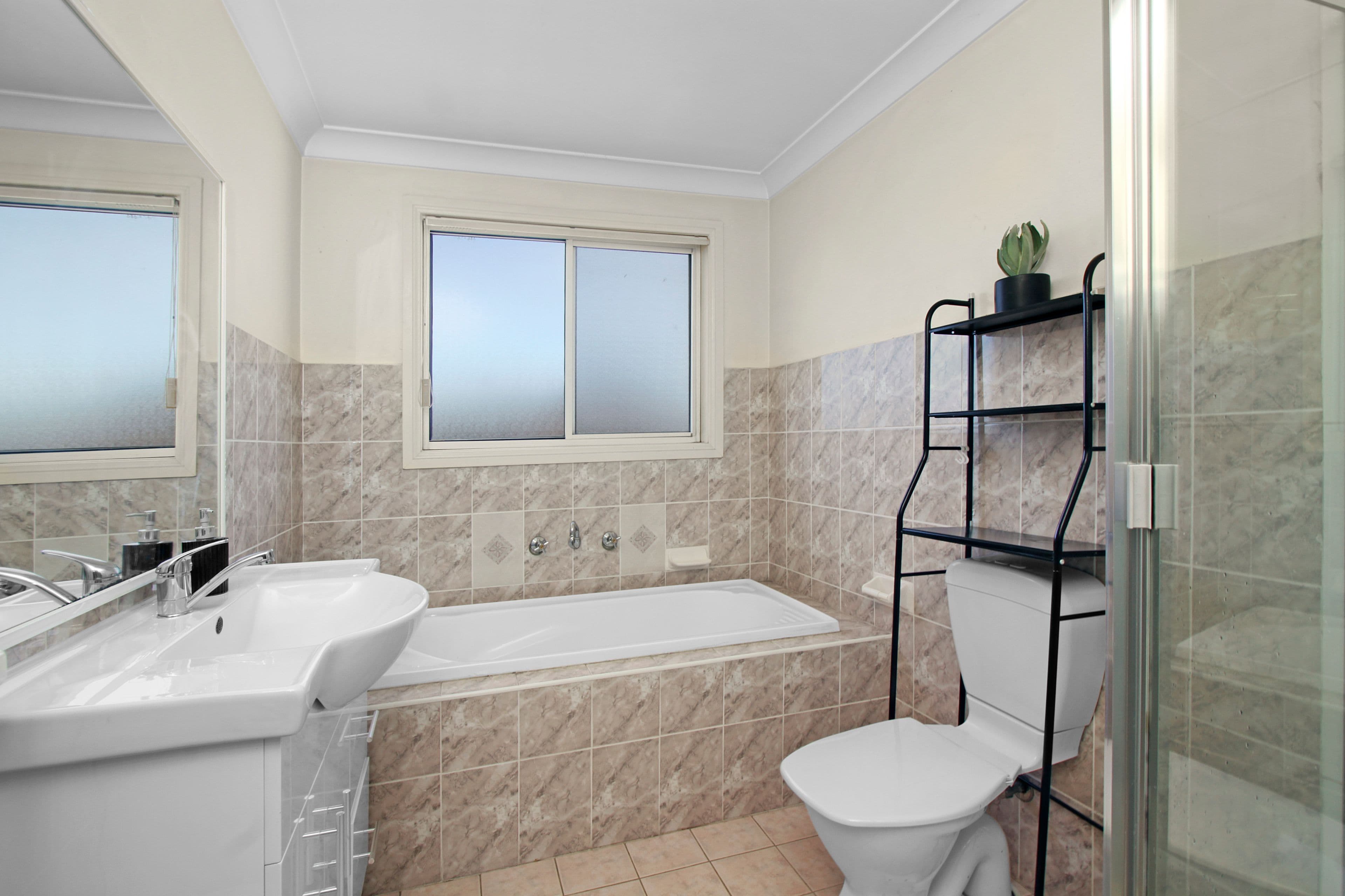 1 Marjorie Close, Casula NSW 2170, Casula - Thumbnail 6