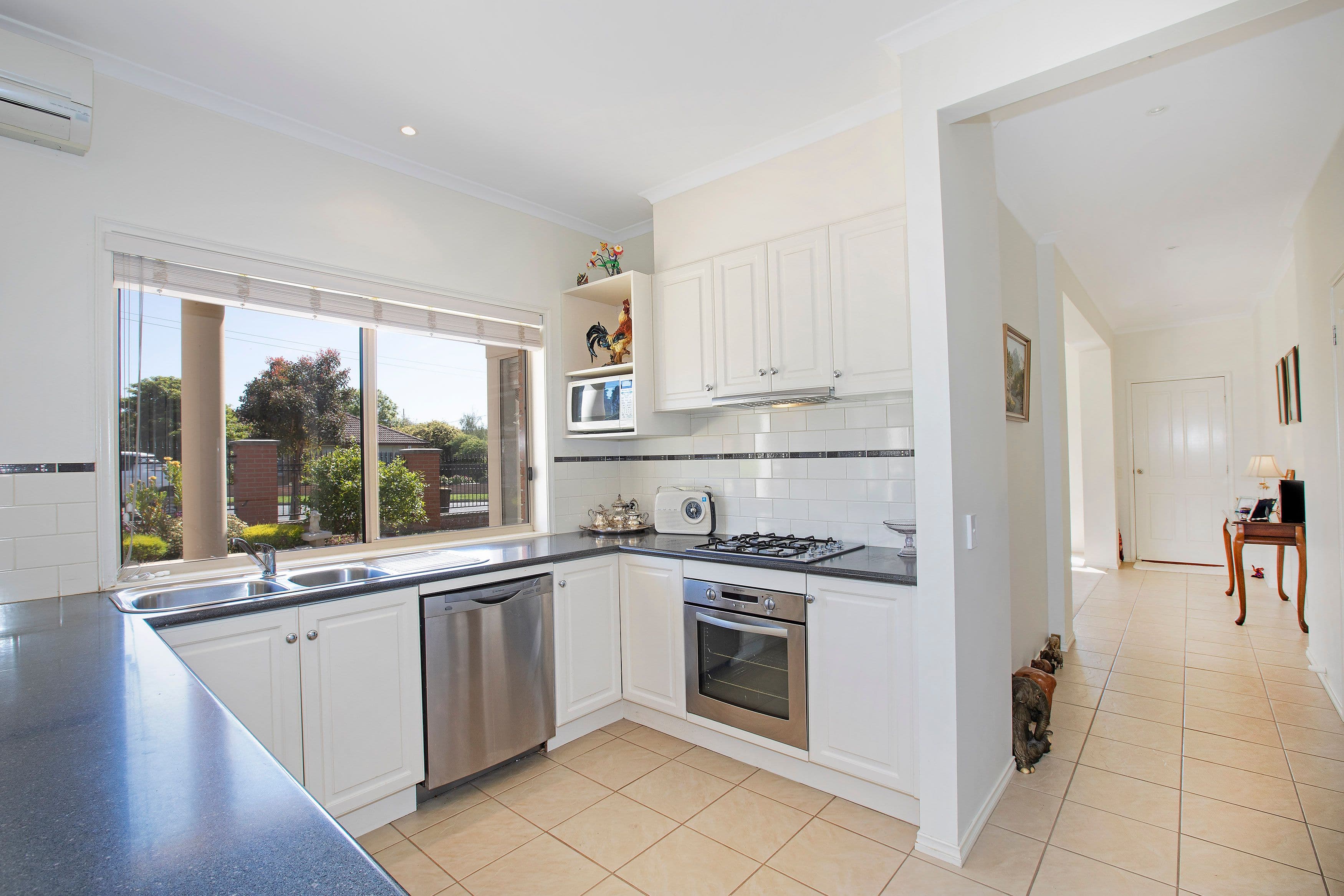153 Barrabool Road, Highton VIC 3216, Highton - Thumbnail 7