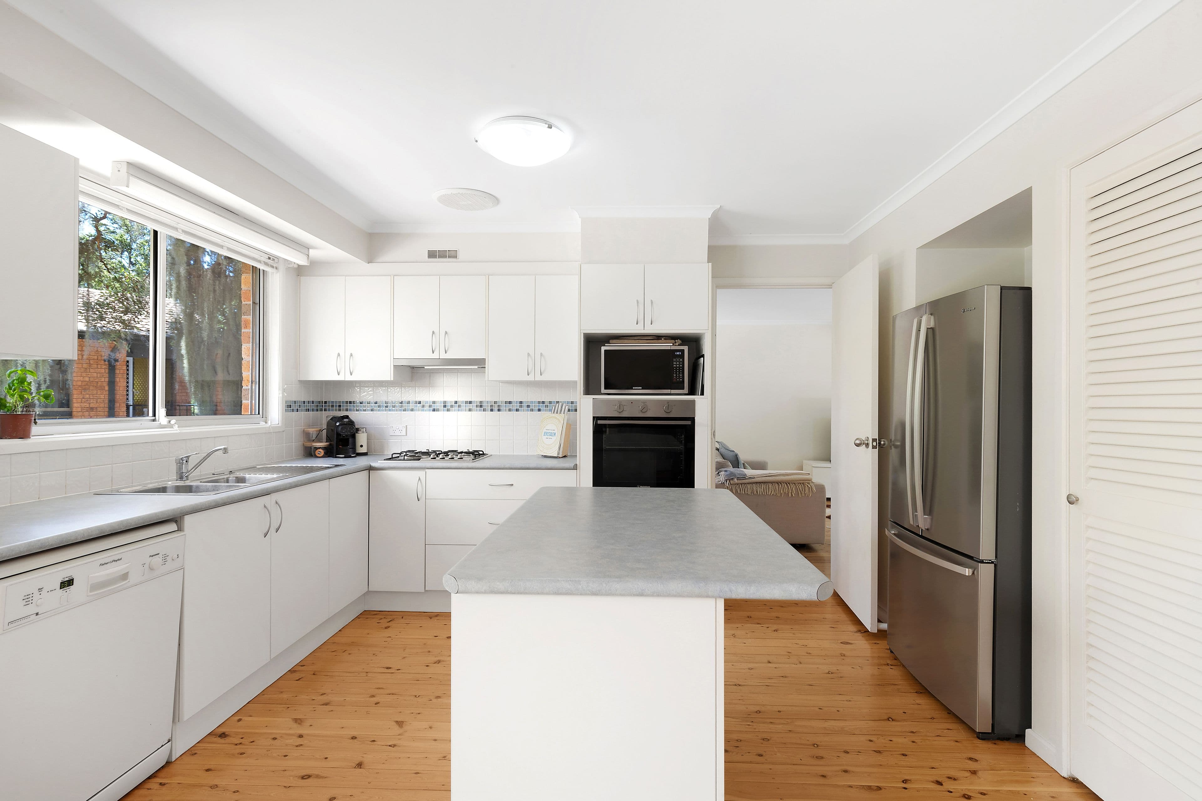 72 Mount Pleasant Avenue, Wahroonga NSW 2076, Wahroonga - Thumbnail 4