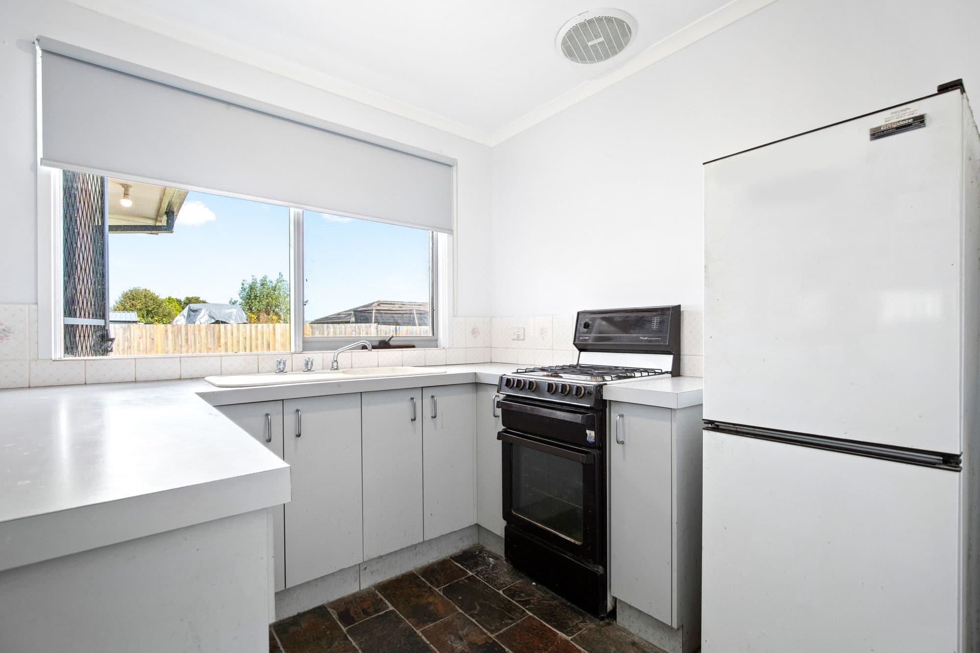 10 Rosedale Place, Wyndham Vale VIC 3024, Wyndham Vale - Thumbnail 3