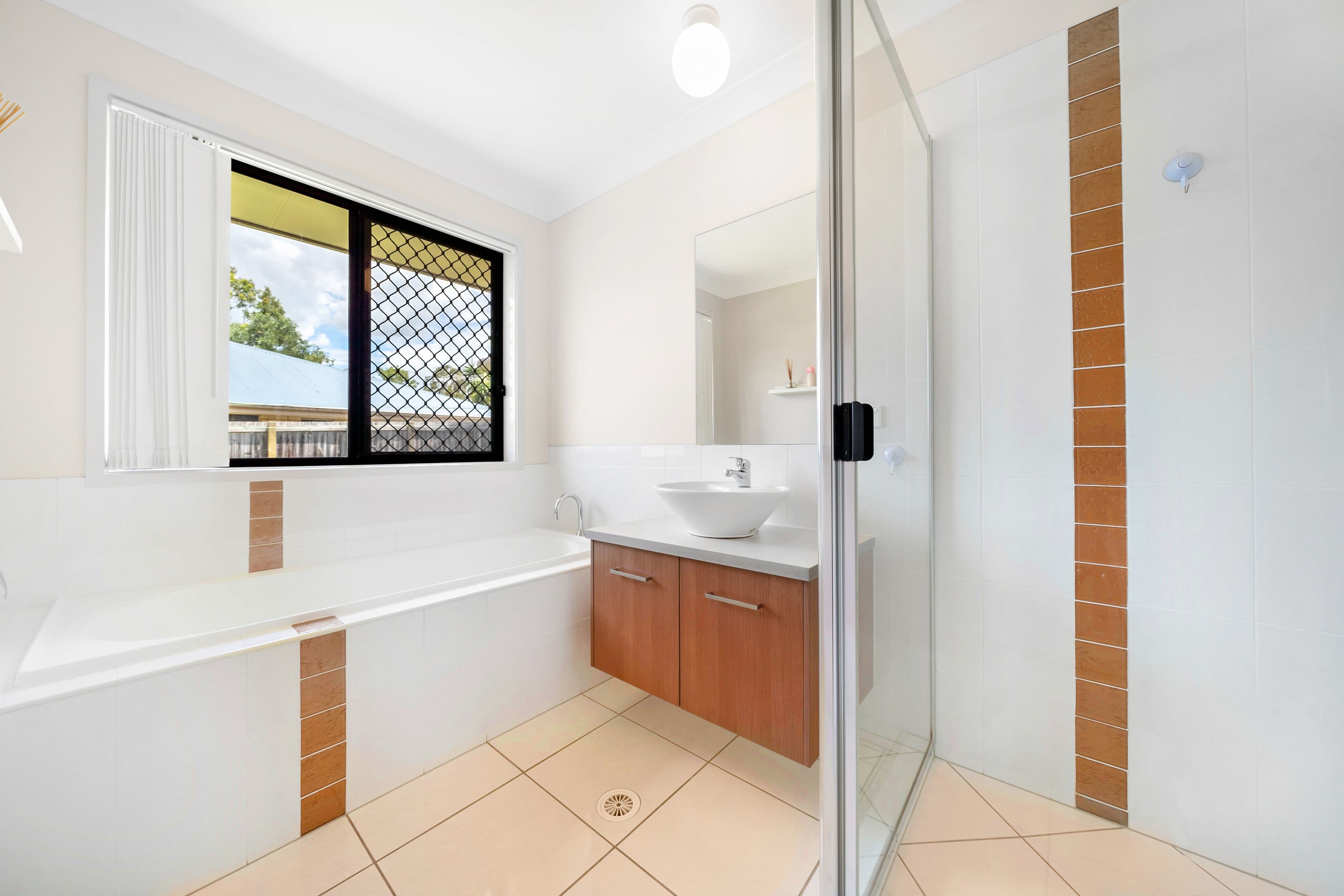 4-6 Creekside Crescent, FLAGSTONE QLD 4280, Flagstone - Thumbnail 5