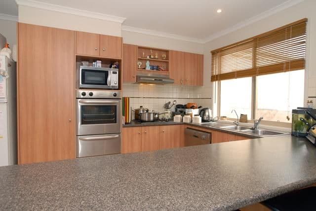 43 Charlotte Crescent, WYNDHAM VALE VIC 3024, Wyndham Vale - Thumbnail 2