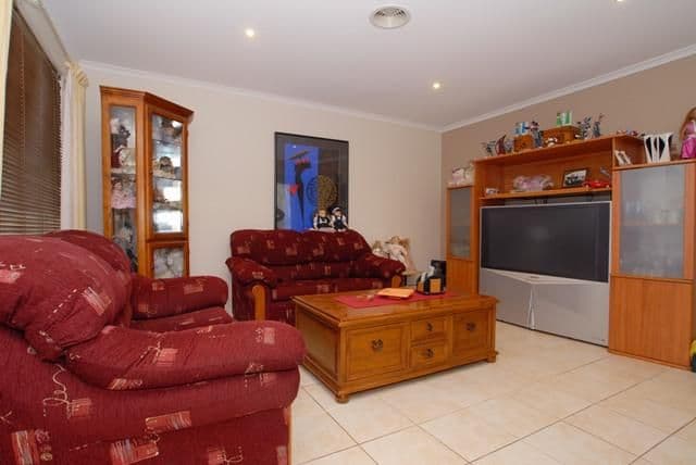 43 Charlotte Crescent, WYNDHAM VALE VIC 3024, Wyndham Vale - Thumbnail 4