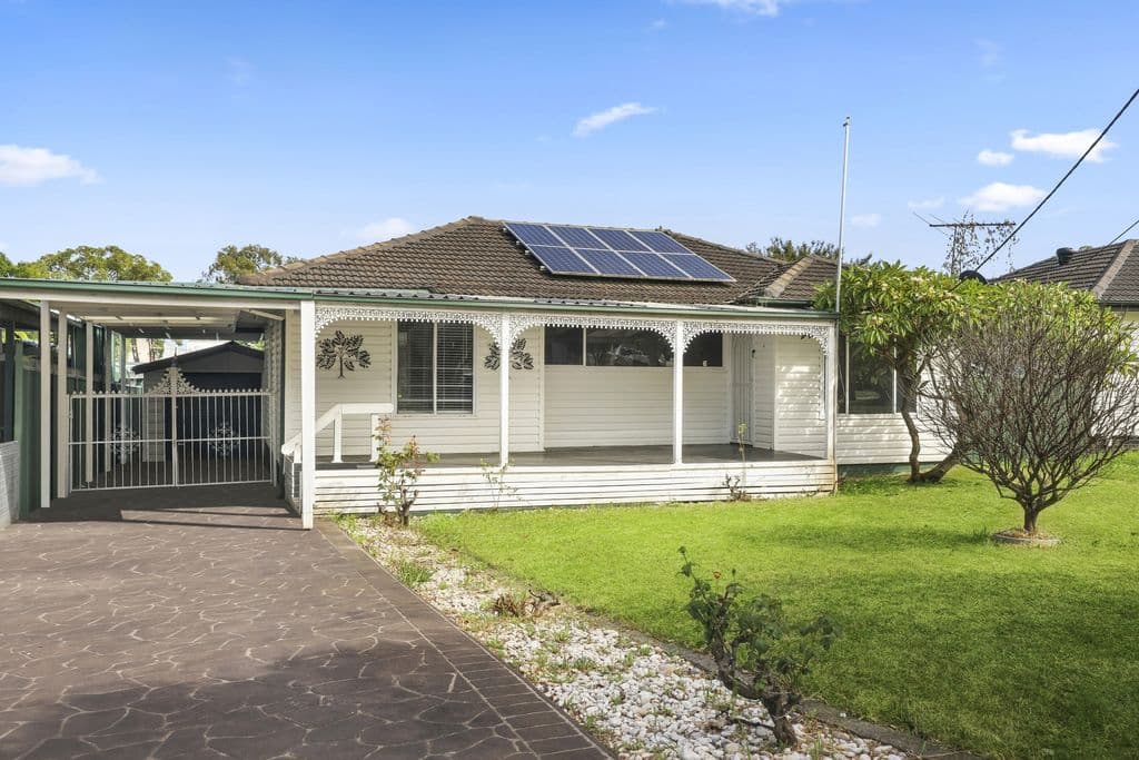 19 Facey Crescent, Lurnea - Image 1