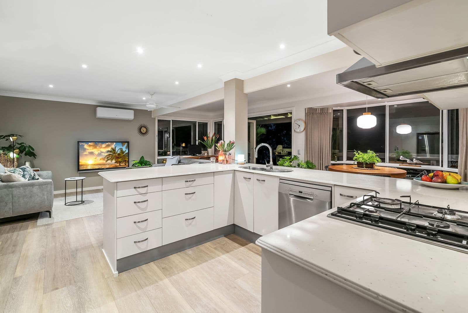 4 Jarrahdale Drive, Elanora QLD 4221, Elanora - Thumbnail 6