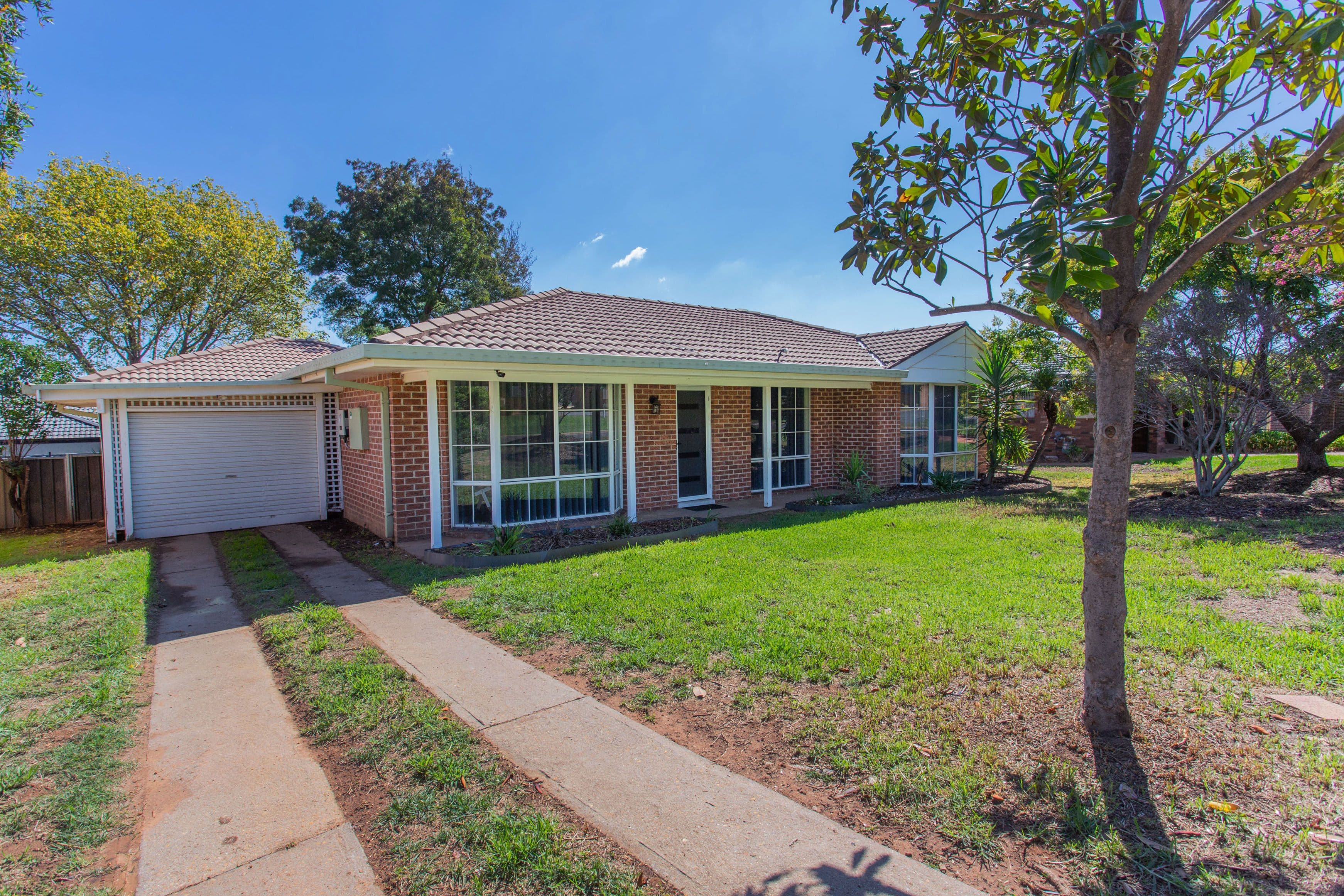 32 Newcombe Street, Cowra NSW 2794, Cowra - Image 1
