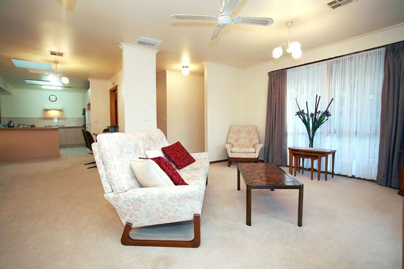 6  Warren Road, MORDIALLOC VIC 3195, Mordialloc - Thumbnail 2