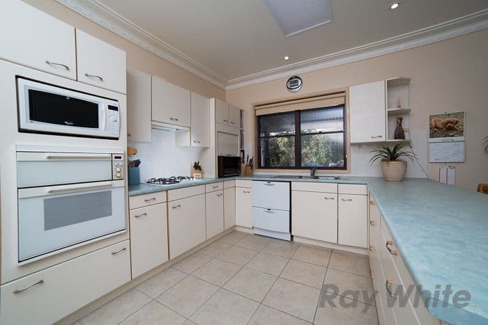 26 Tinglewood Close, TINGIRA HEIGHTS NSW 2290, Tingira Heights - Thumbnail 4