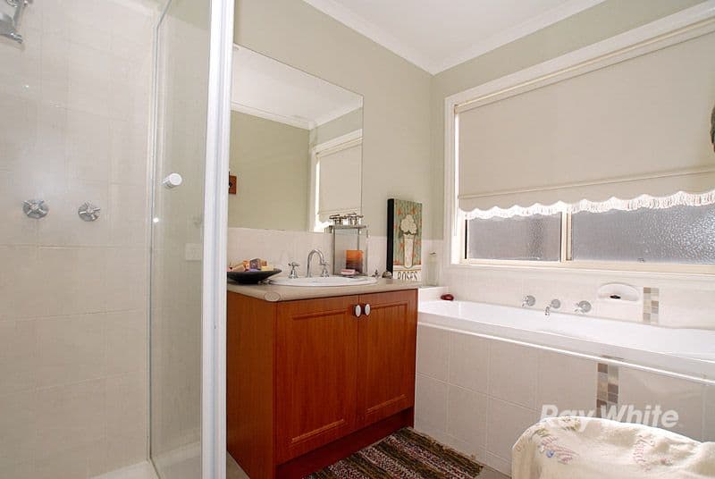 13  Caspian Chase, PAKENHAM VIC 3810, Pakenham - Thumbnail 5