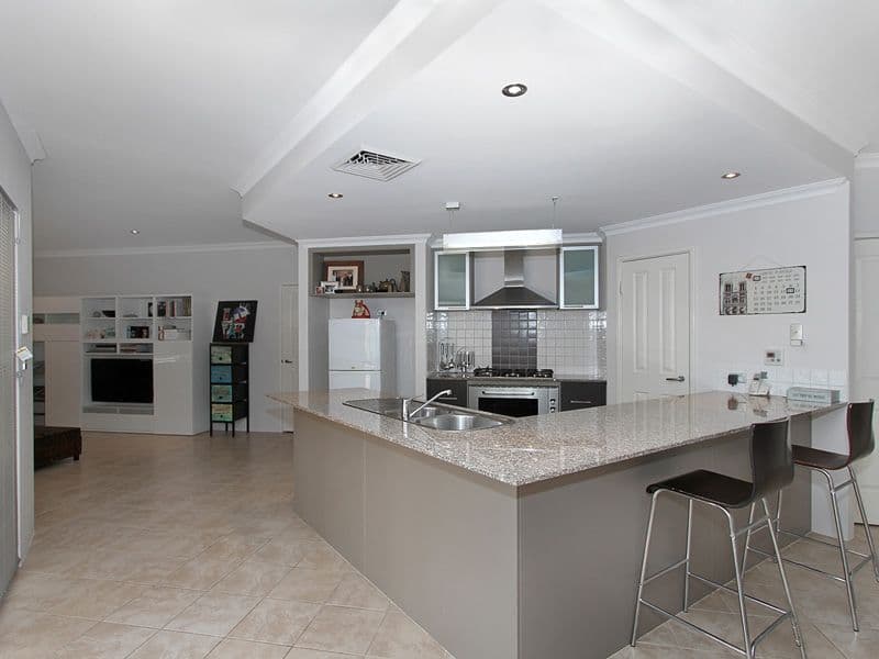 9 Bluestone Loop, PIARA WATERS WA 6112, Piara Waters - Thumbnail 2