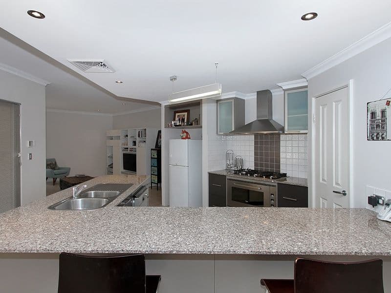 9 Bluestone Loop, PIARA WATERS WA 6112, Piara Waters - Thumbnail 3