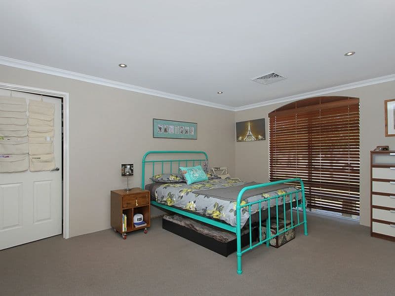 9 Bluestone Loop, PIARA WATERS WA 6112, Piara Waters - Thumbnail 4