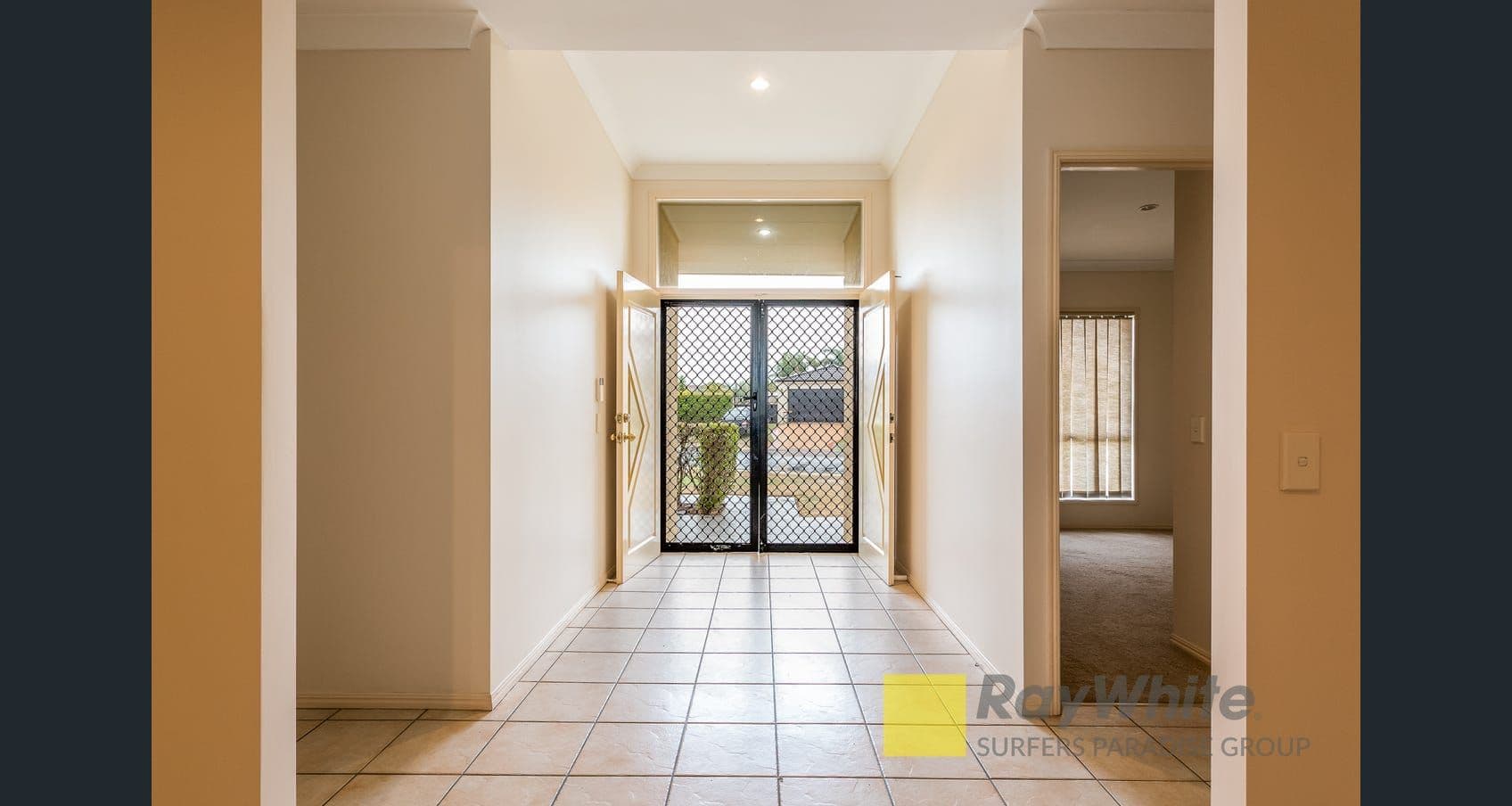 2 Nottinghill Gate Drive, Arundel QLD 4214, Arundel - Thumbnail 2
