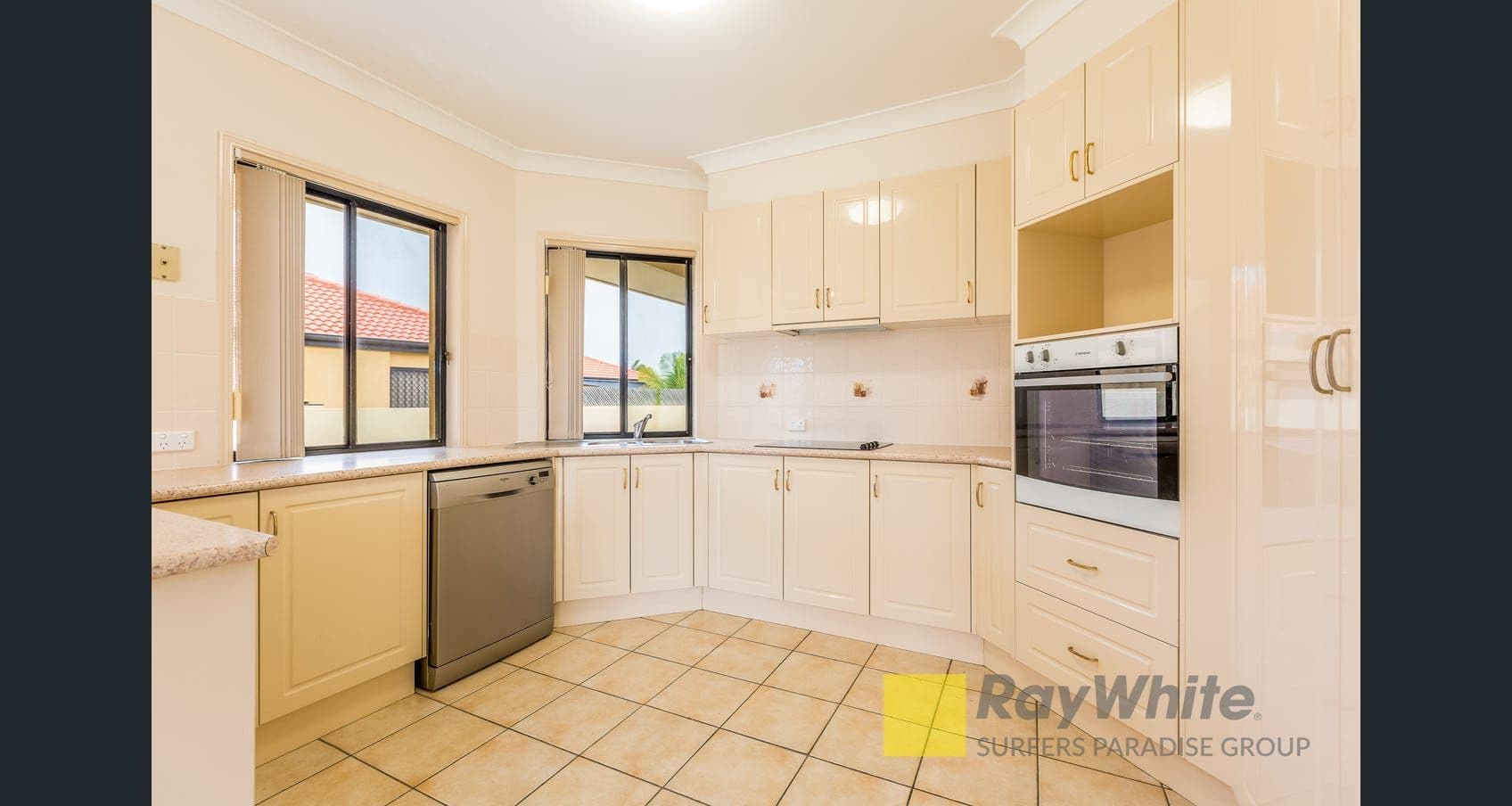 2 Nottinghill Gate Drive, Arundel QLD 4214, Arundel - Thumbnail 5