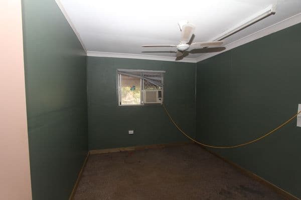 32 Mystic Avenue, BALGAL BEACH QLD 4816, Balgal Beach - Thumbnail 4