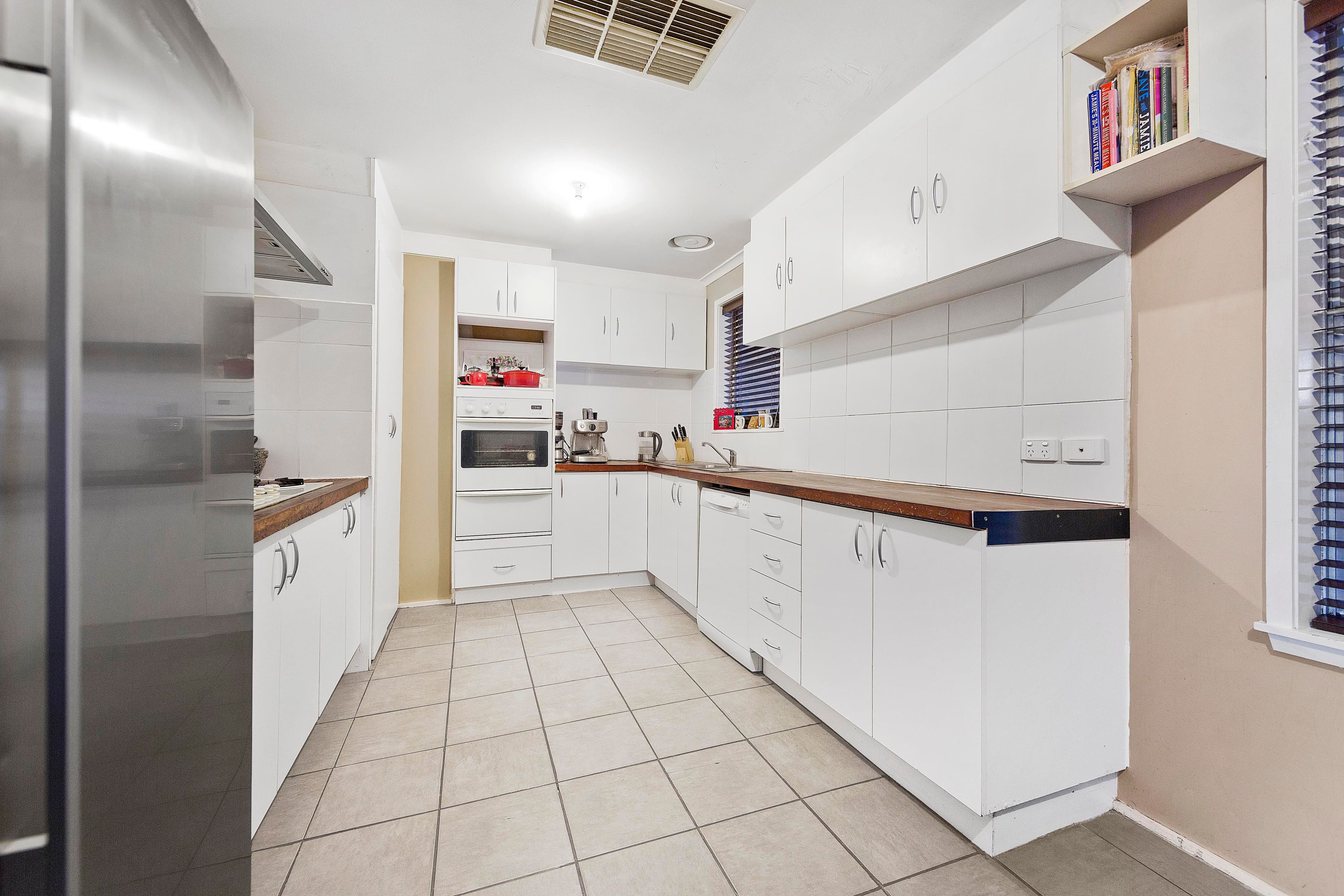 44 Laurina Crescent, Frankston North VIC 3200, Frankston North - Thumbnail 2