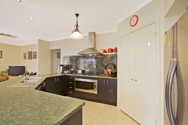4 Mangrove Court, ASPENDALE GARDENS VIC 3195, Aspendale Gardens - Thumbnail 5