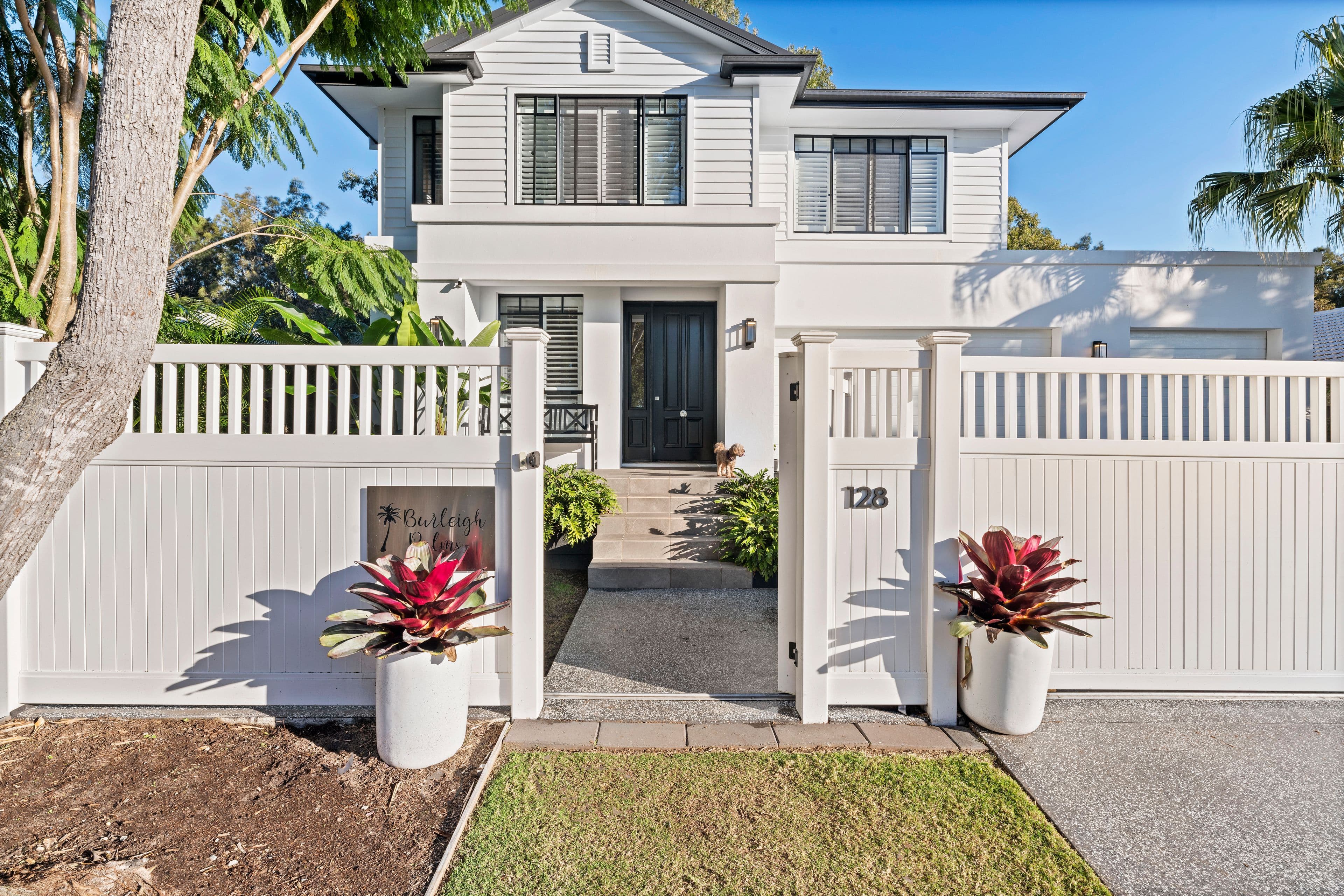 128 Acanthus Avenue, Burleigh Waters QLD 4220, Burleigh Waters - Thumbnail 2