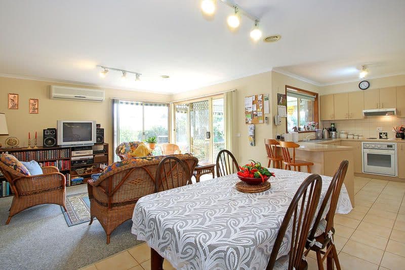 64  Ellinbank Crescent, MORNINGTON VIC 3931, Mornington - Thumbnail 2