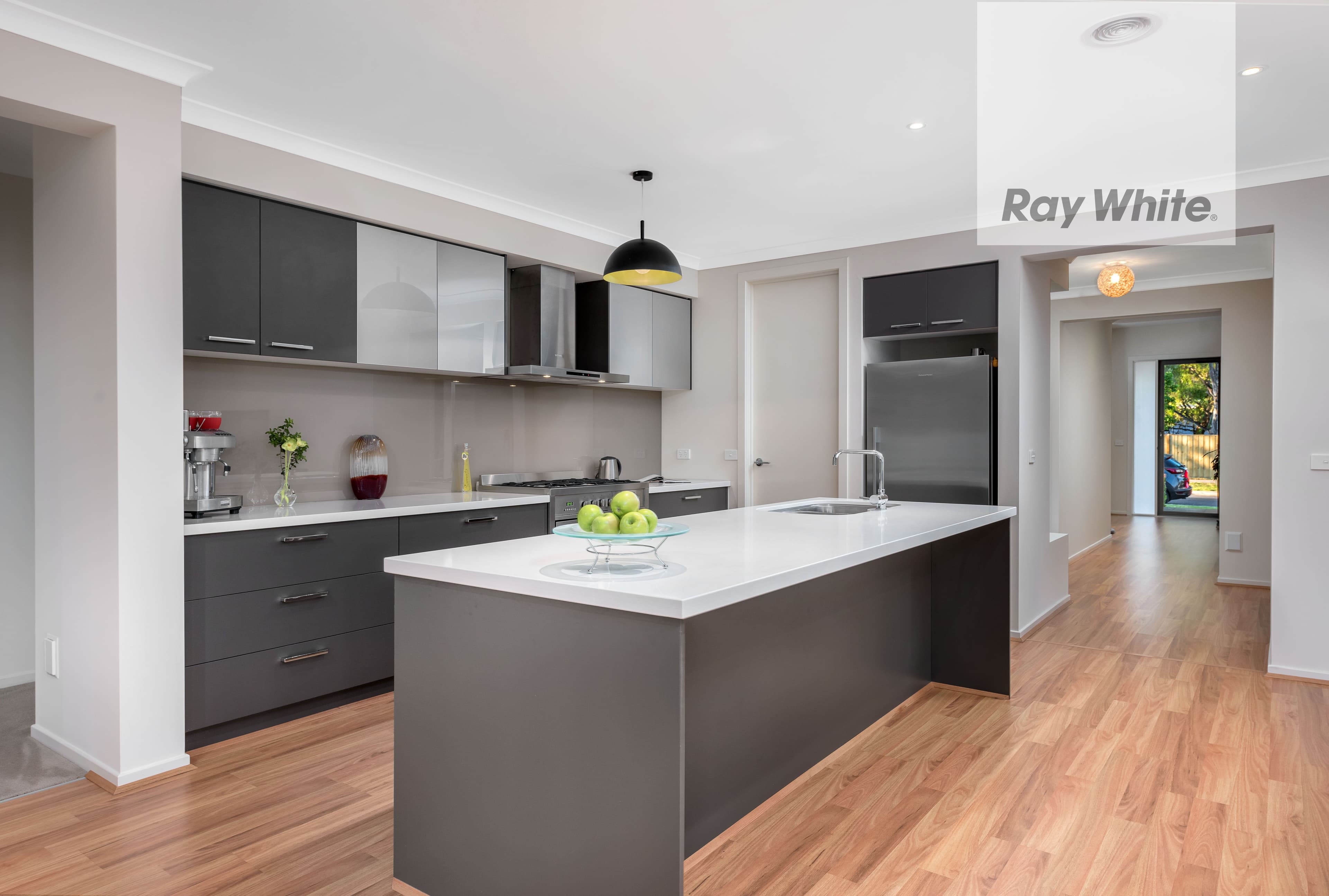 6 Hanmer Drive, South Morang VIC 3752, South Morang - Thumbnail 3