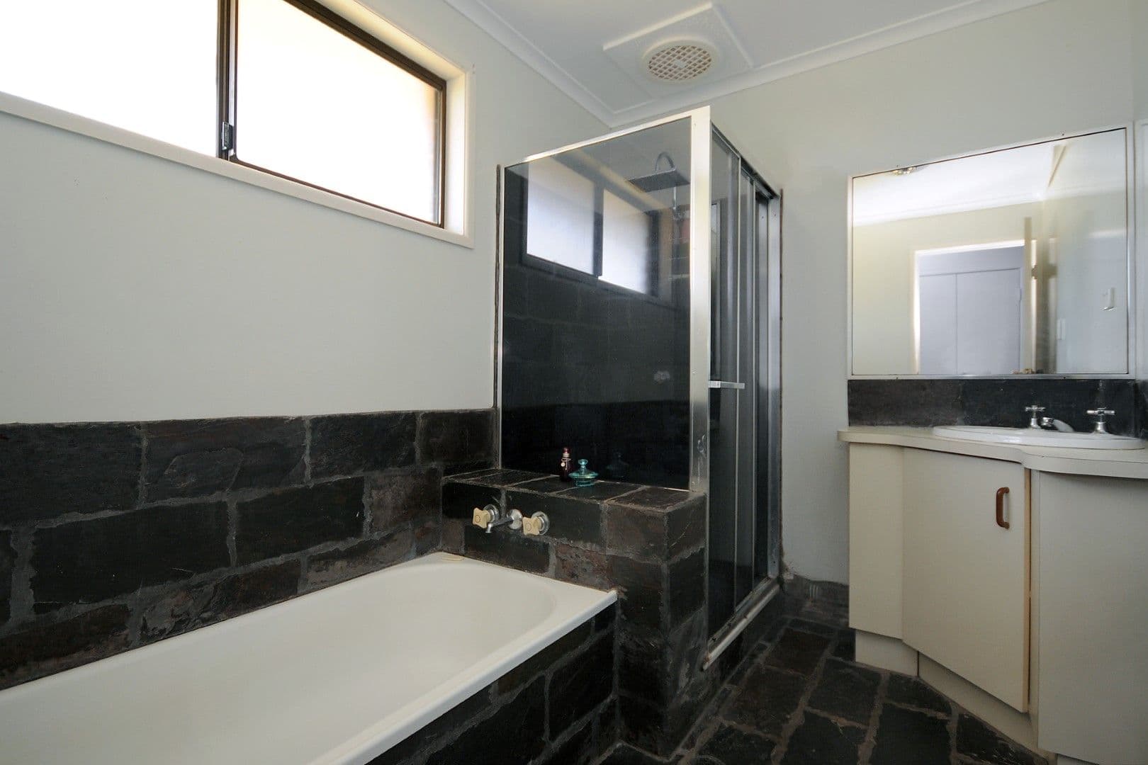 19 Bamboo Court, DARLING HEIGHTS QLD 4350, Darling Heights - Thumbnail 8