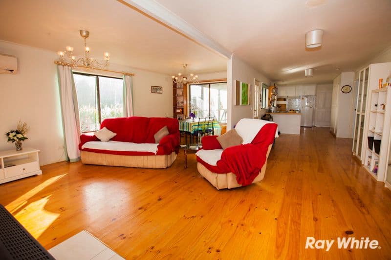 83 Wattle Tree Road, BUNYIP VIC 3815, Bunyip - Thumbnail 2