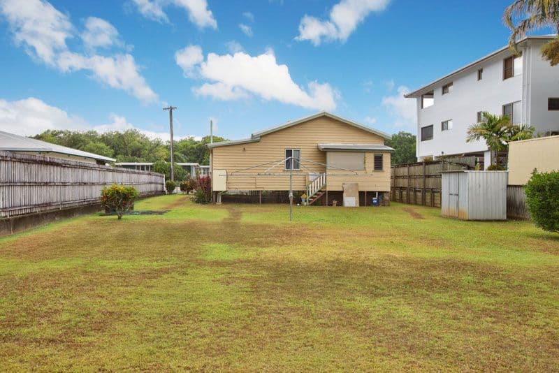 29 Macnamara Street, MANUNDA QLD 4870, Manunda - Thumbnail 3