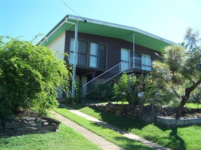 5 Mylne Street, GLADSTONE QLD 4680, West Gladstone - Thumbnail 2