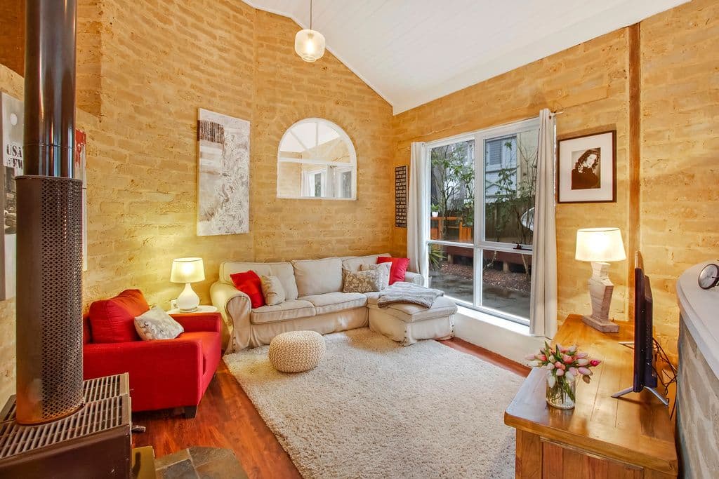 35 Burralow Road, Kurrajong Heights - Thumbnail 2