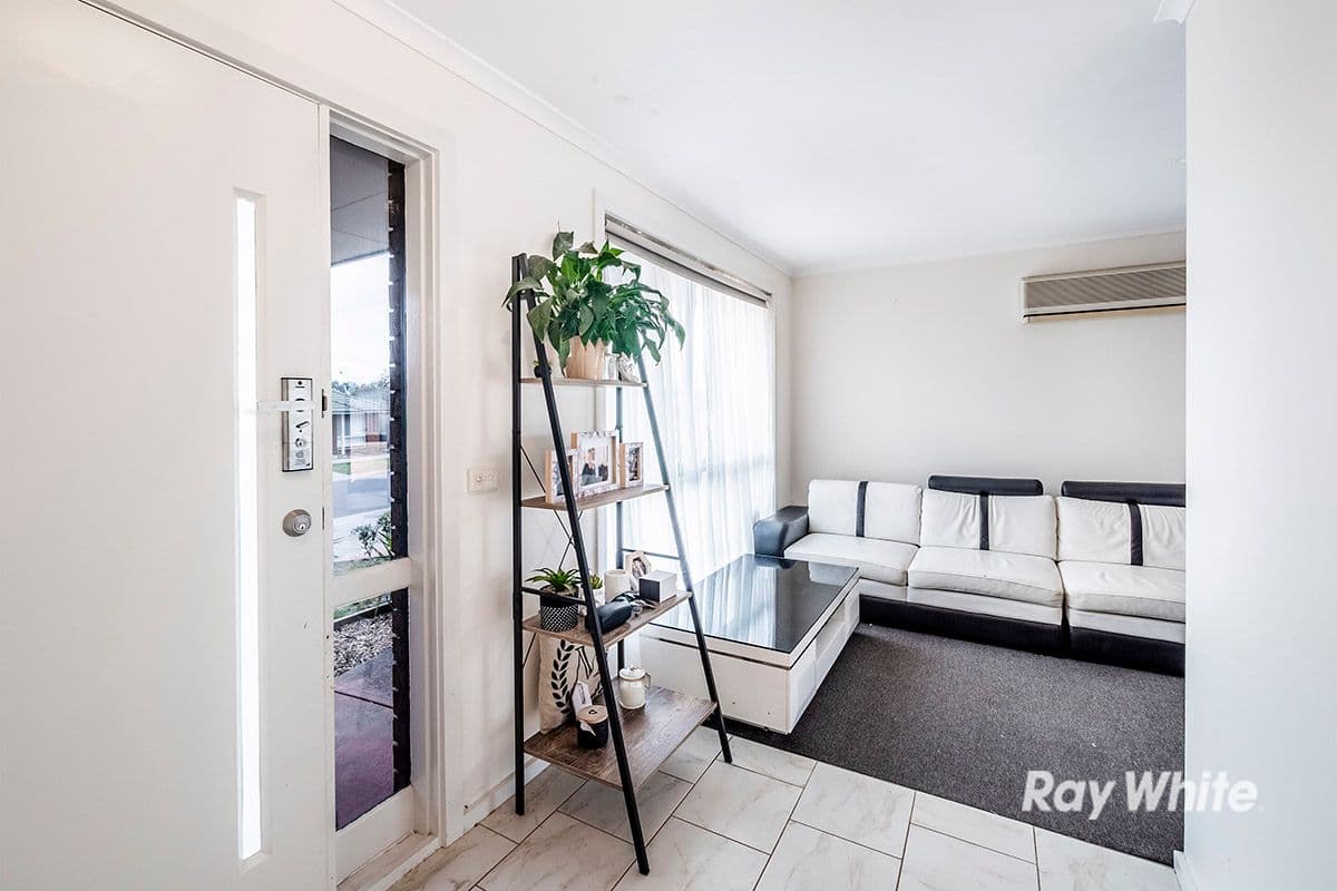 56 Scarborough Avenue, Cranbourne West VIC 3977, Cranbourne West - Thumbnail 2