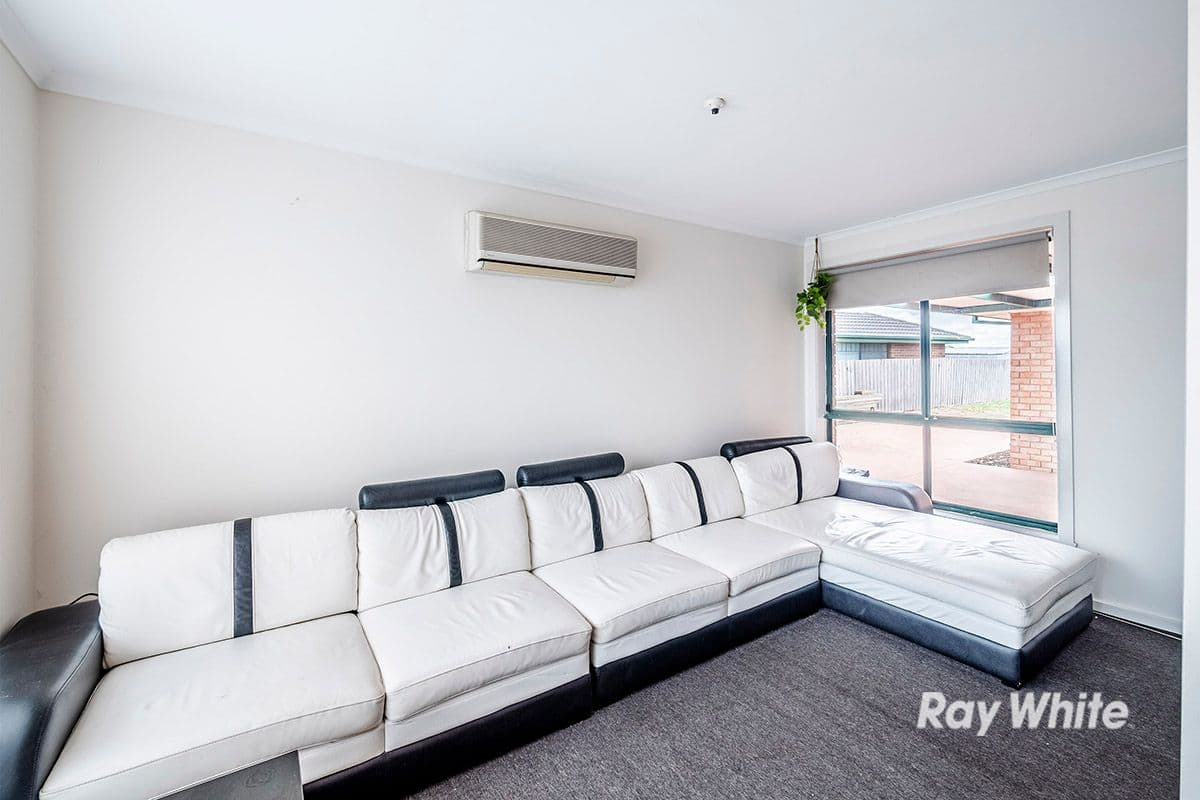 56 Scarborough Avenue, Cranbourne West VIC 3977, Cranbourne West - Thumbnail 4