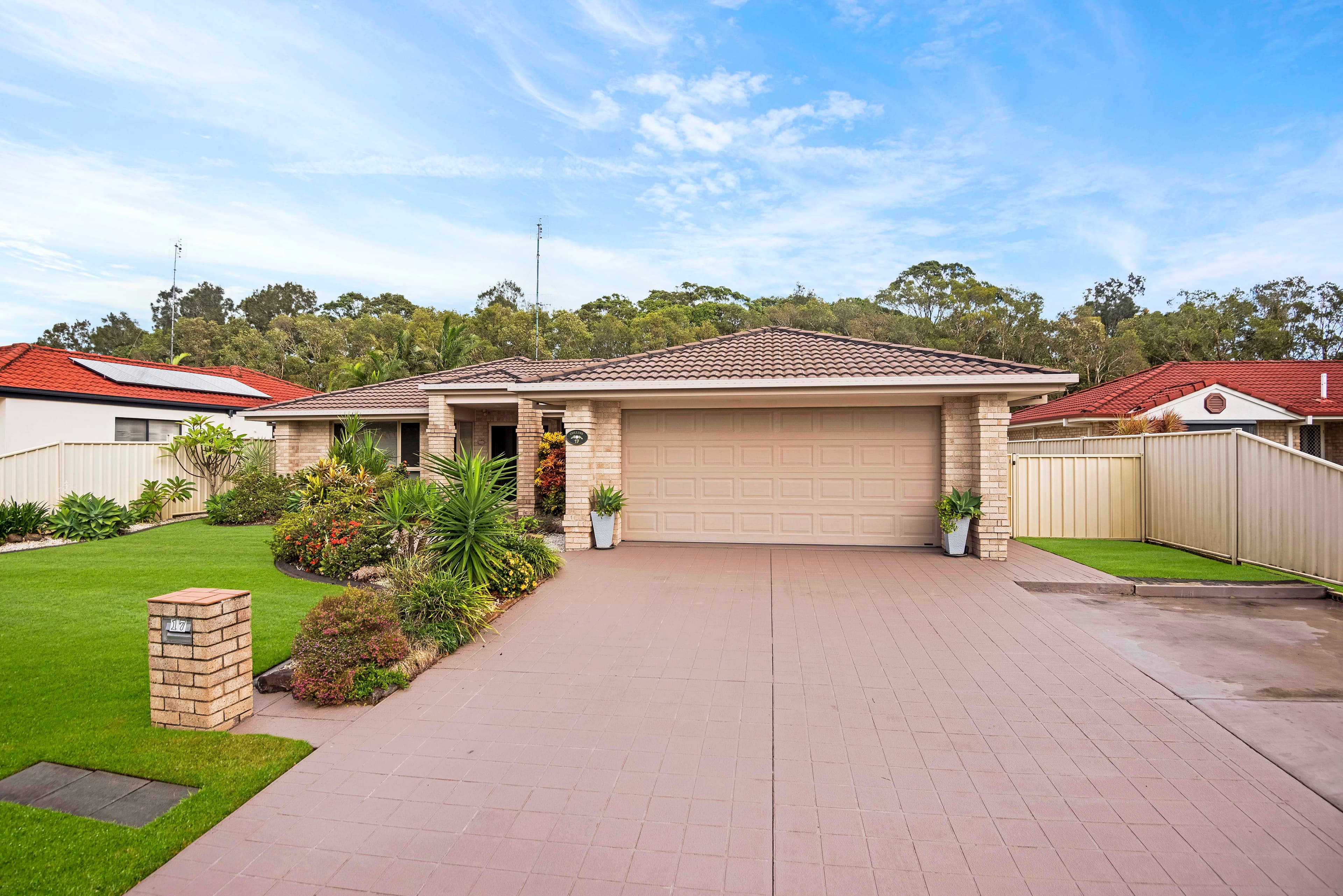 17 Foxhill Place, Banora Point - Image 1