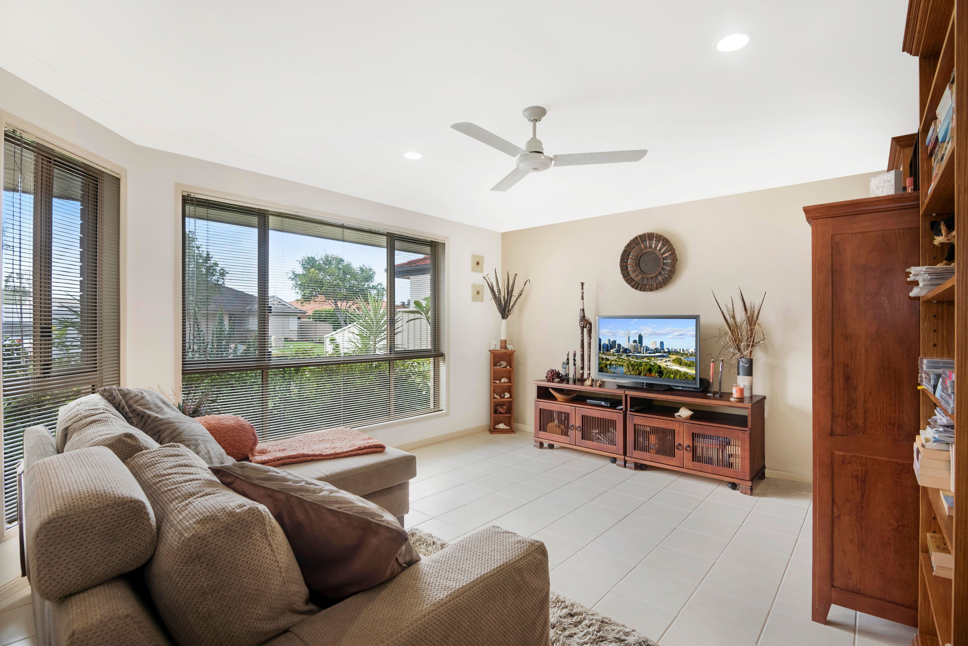 17 Foxhill Place, Banora Point - Thumbnail 4