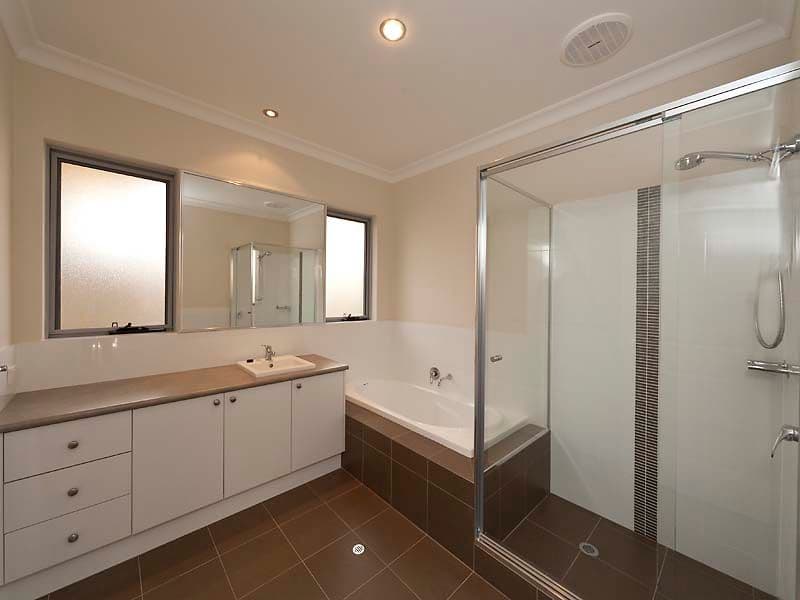 6 Parkfarm Drive, SOUTH GUILDFORD WA 6055, South Guildford - Thumbnail 3