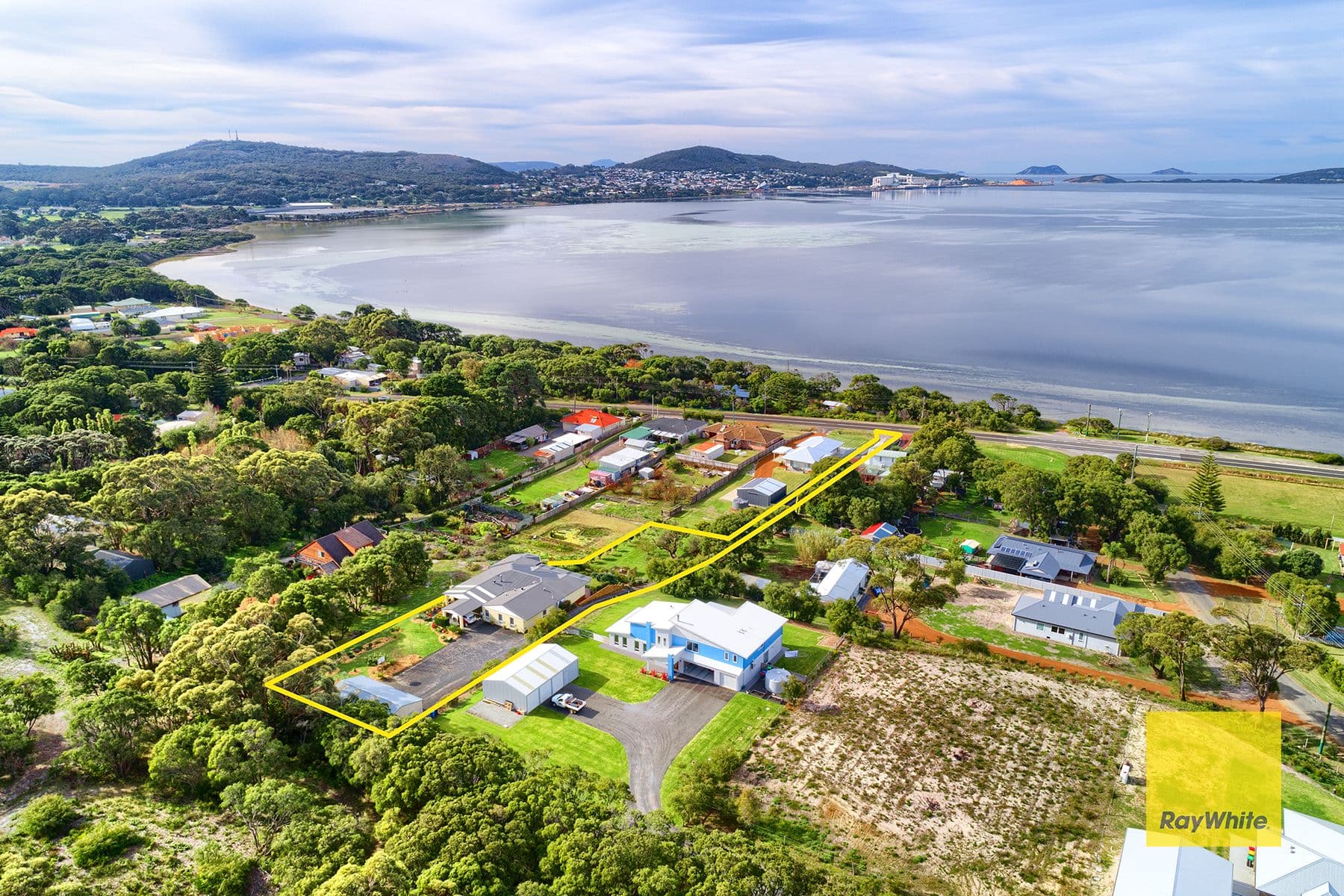 208 Frenchman Bay Road, Robinson WA 6330, Robinson - Thumbnail 2