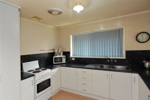 11 Mooney Street, HARLAXTON QLD 4350, Harlaxton - Thumbnail 4