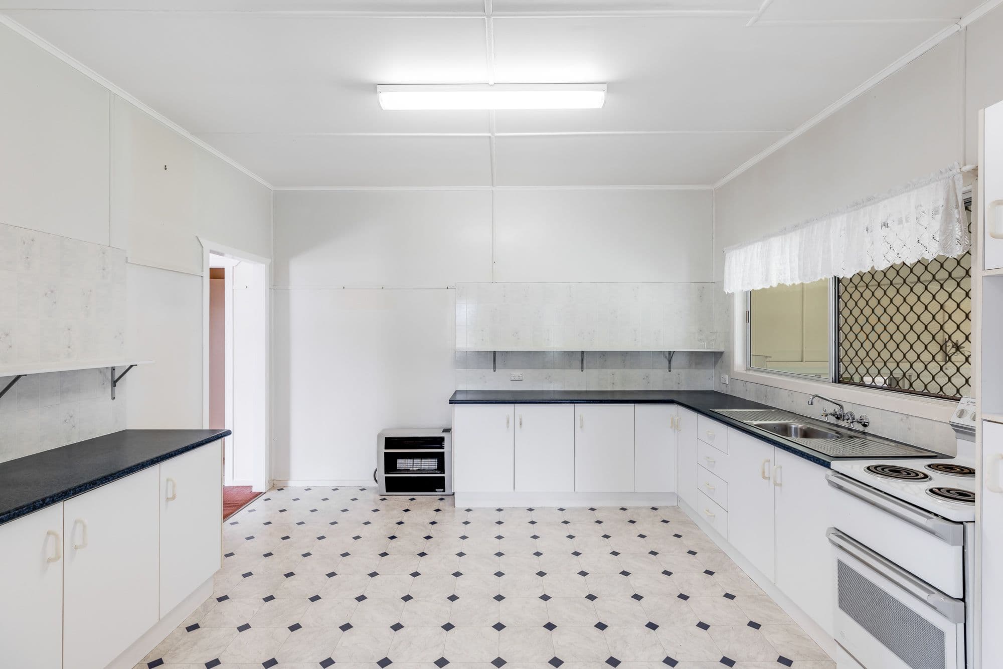 41 Hamilton Street, Newtown QLD 4350, Newtown - Thumbnail 3