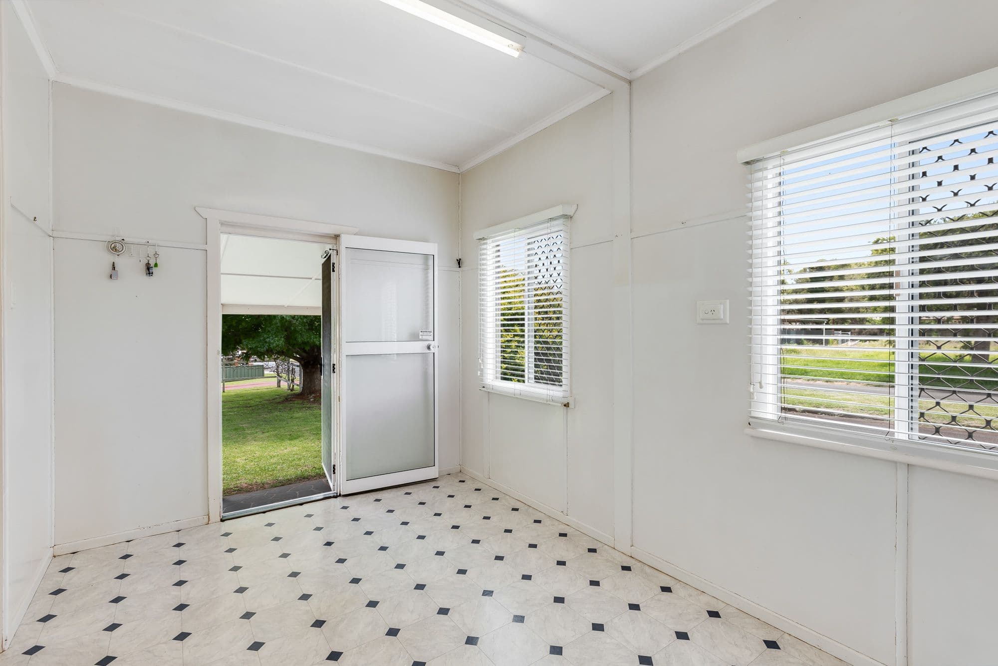 41 Hamilton Street, Newtown QLD 4350, Newtown - Thumbnail 5