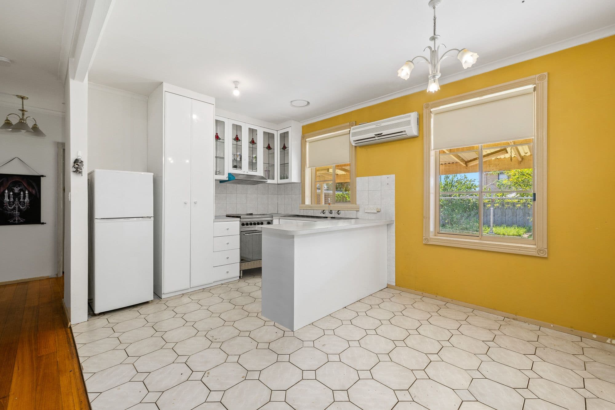 34 Vincent Crescent, Werribee VIC 3030, Werribee - Thumbnail 2