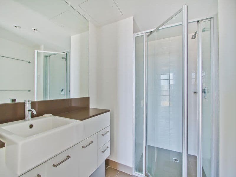 1102 Scarborough Street, SOUTHPORT QLD 4215, Southport - Thumbnail 6