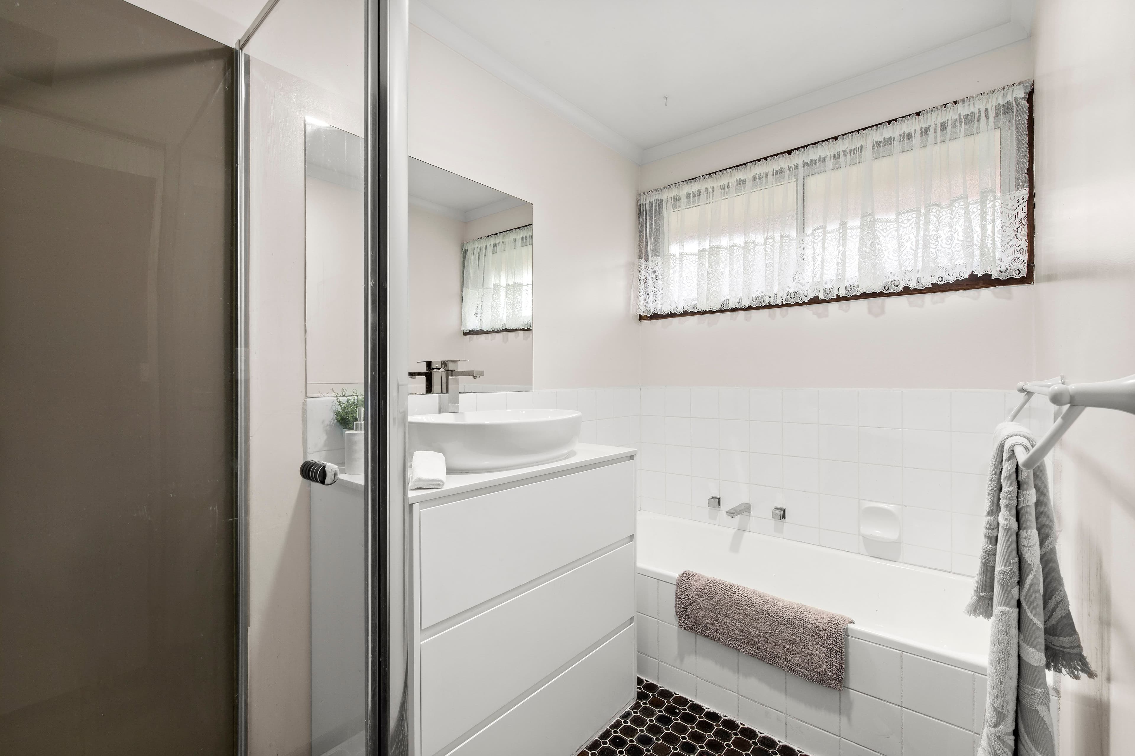 9 Hallmark Close, Mill Park VIC 3082, Mill Park - Thumbnail 7