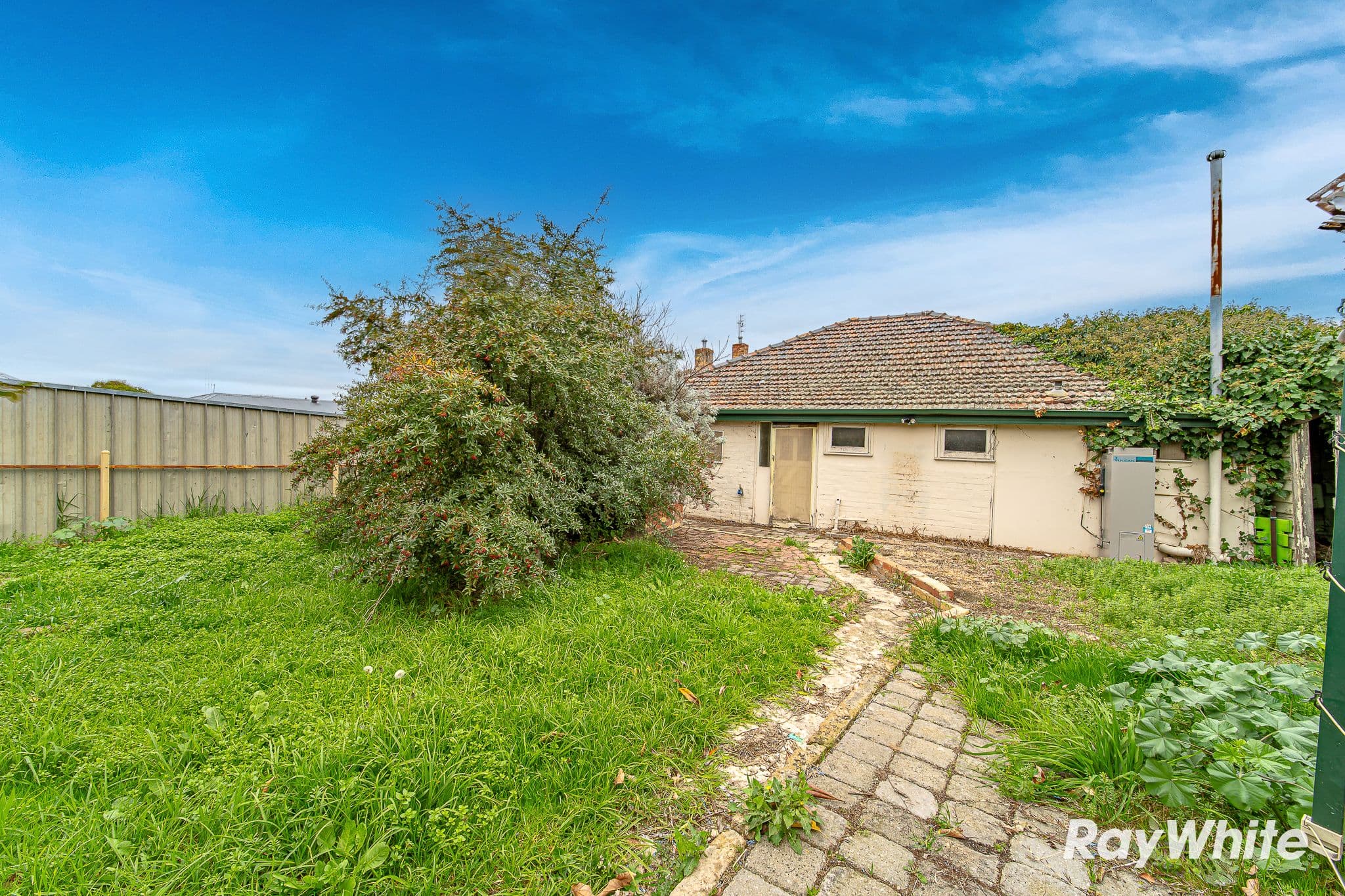 17 Holdsworth Road, Long Gully VIC 3550, Long Gully - Thumbnail 2