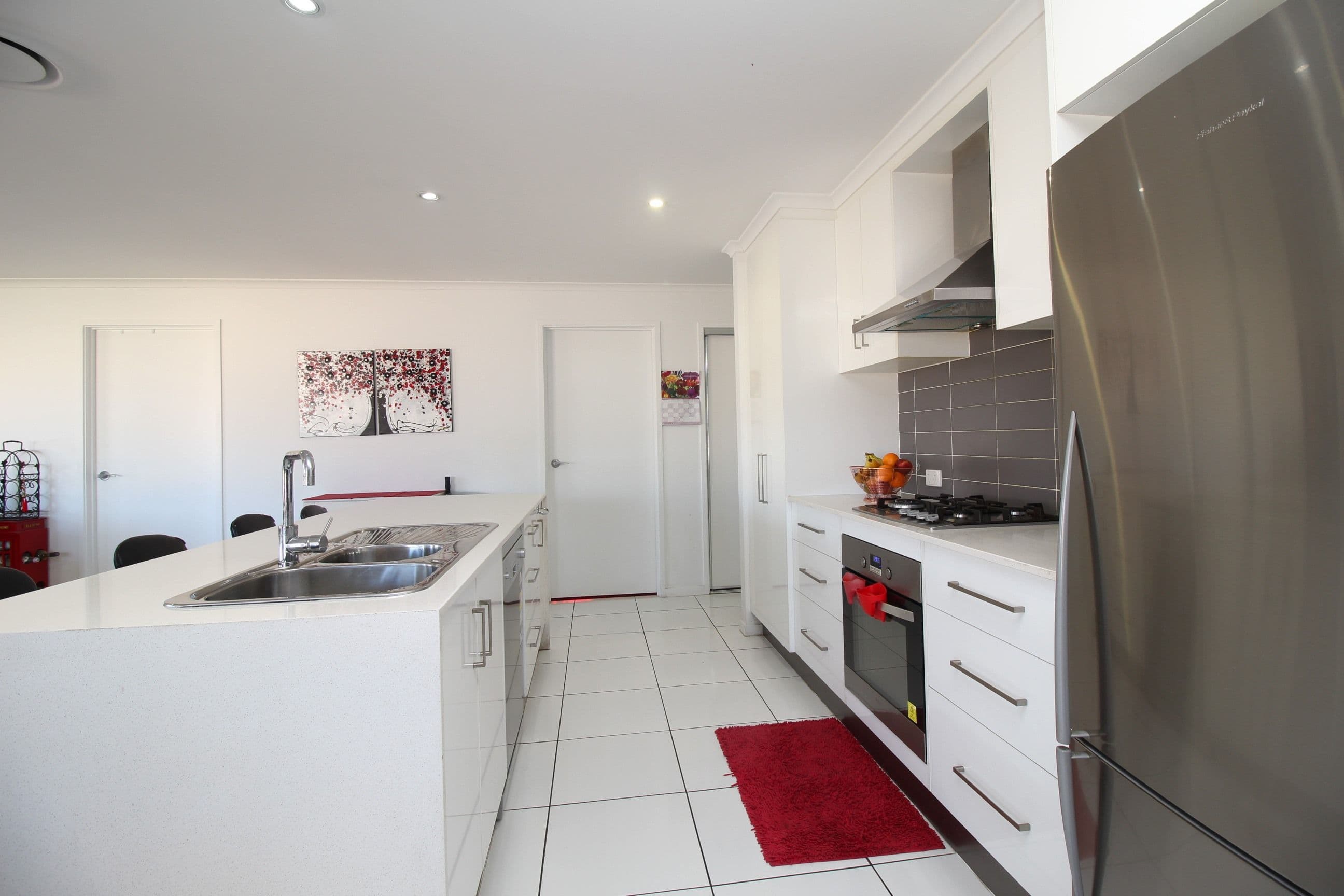 3 Thornton Street, Emerald QLD 4720, Emerald - Thumbnail 3