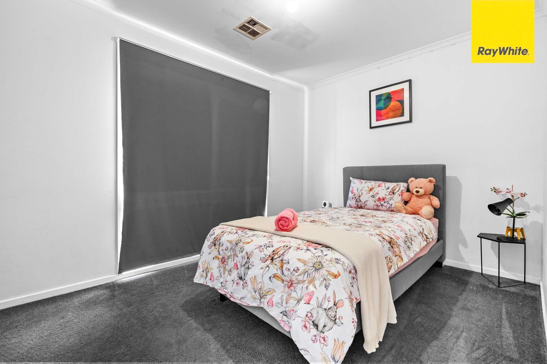 15 Evelyn Close, Melton West VIC 3337, Melton West - Thumbnail 2