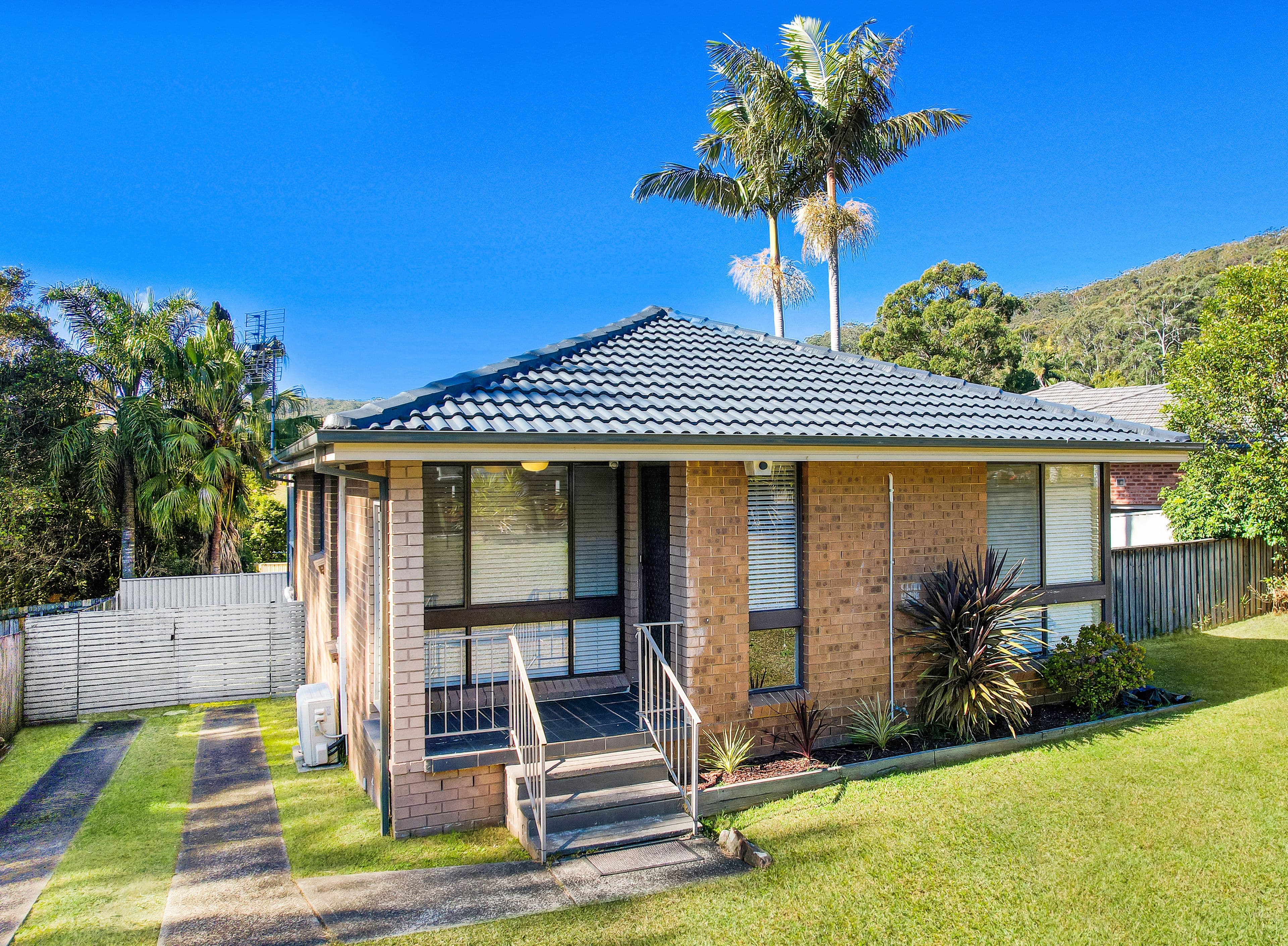 5 Katherine Crescent, Green Point NSW 2251, Green Point - Thumbnail 2