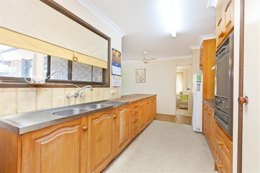 4 Azalea Street, REDLAND BAY QLD 4165, Redland Bay - Thumbnail 4