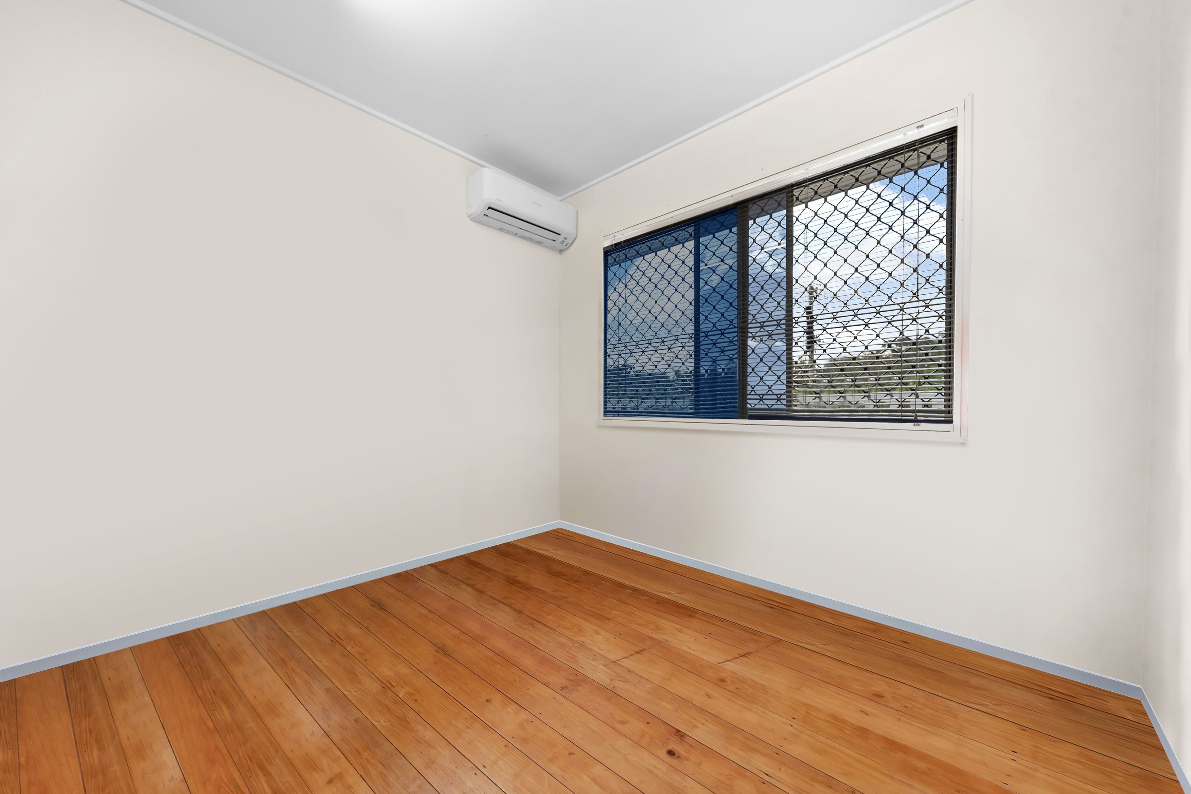 4 Poincettia Street, Kingston QLD 4114, Kingston - Thumbnail 8