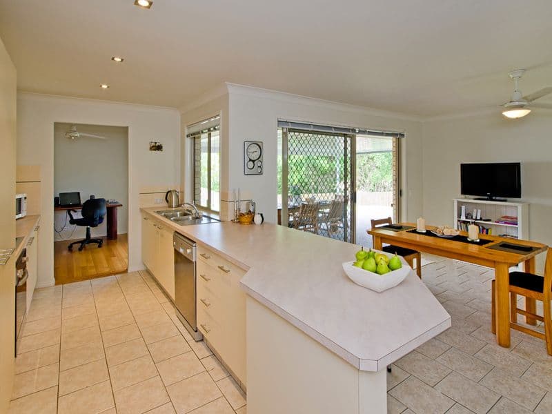 8  Valentino Close, PARKWOOD QLD 4214, Parkwood - Thumbnail 5